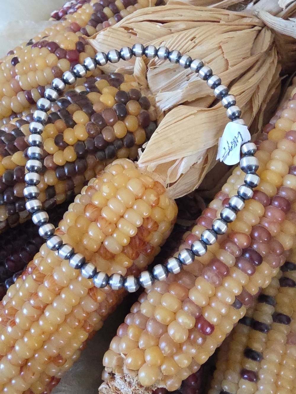 Gorgeous NWT Sterling 4mm Navajo Pearl Stretch Bracelet 🩶🎁